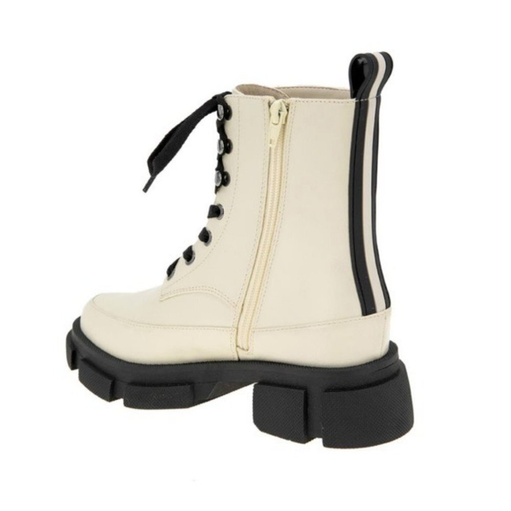 BCBGeneration White Faux Leather Lace Up Lug Sole Platform Combat Boot NWT 7.5 - Picture 2 of 7